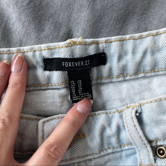 Washed Denim shorts - Picture 3 of 4